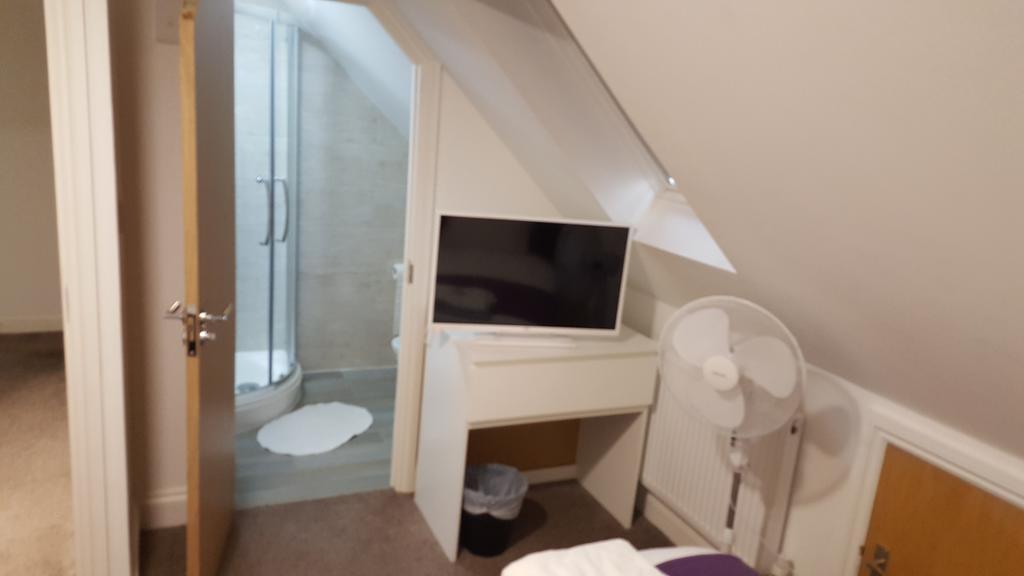 Heathrow Travellers Hub Bed & Breakfast Hounslow Luaran gambar