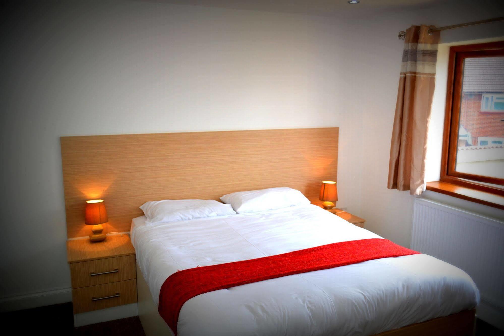 Heathrow Travellers Hub Bed & Breakfast Hounslow Luaran gambar