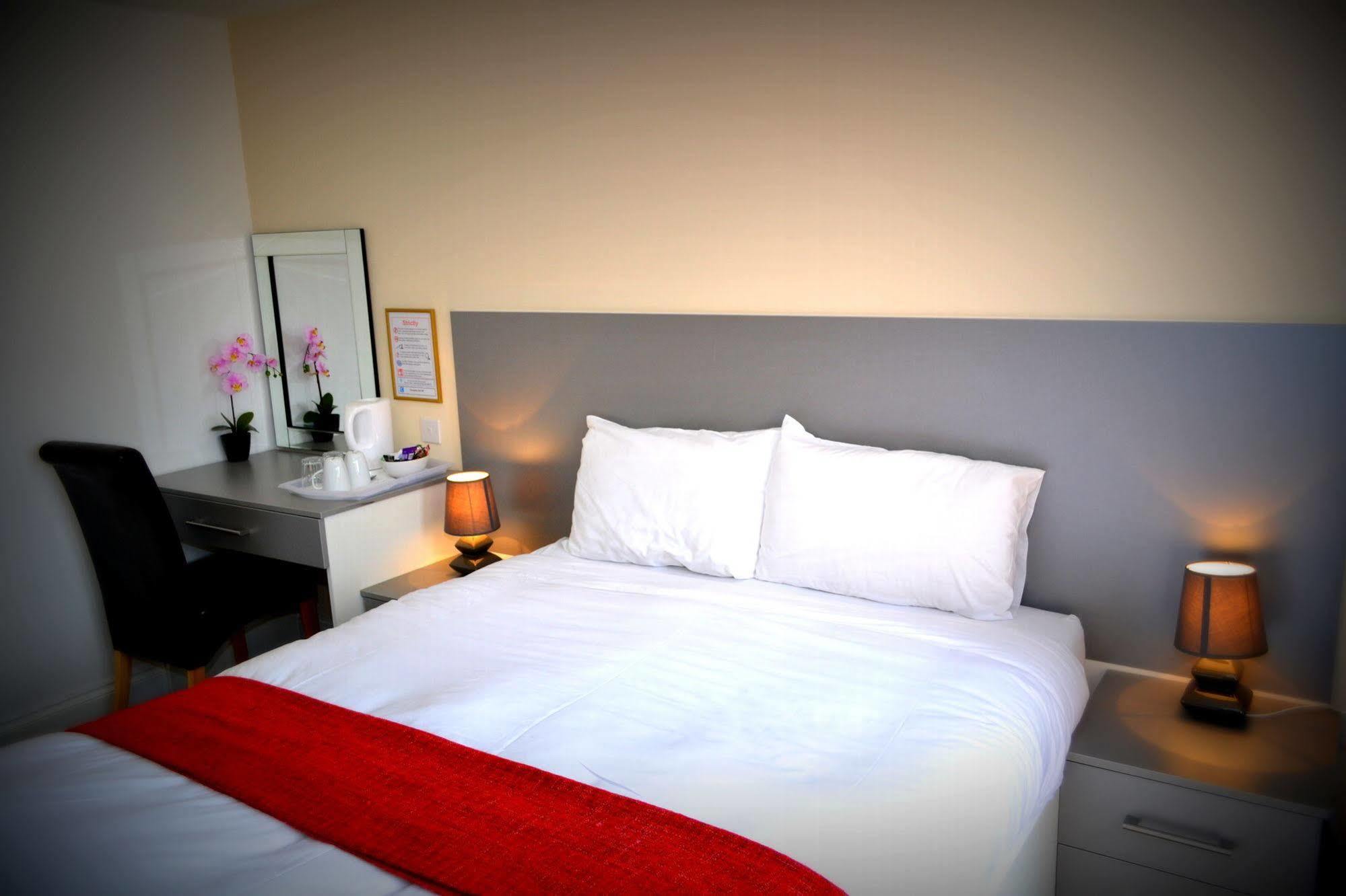 Heathrow Travellers Hub Bed & Breakfast Hounslow Luaran gambar